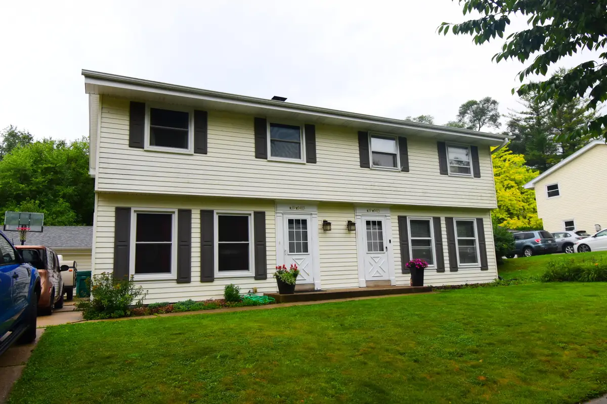 N39W5483 Wilshire Dr, Cedarburg, WI 53012 - Image #1