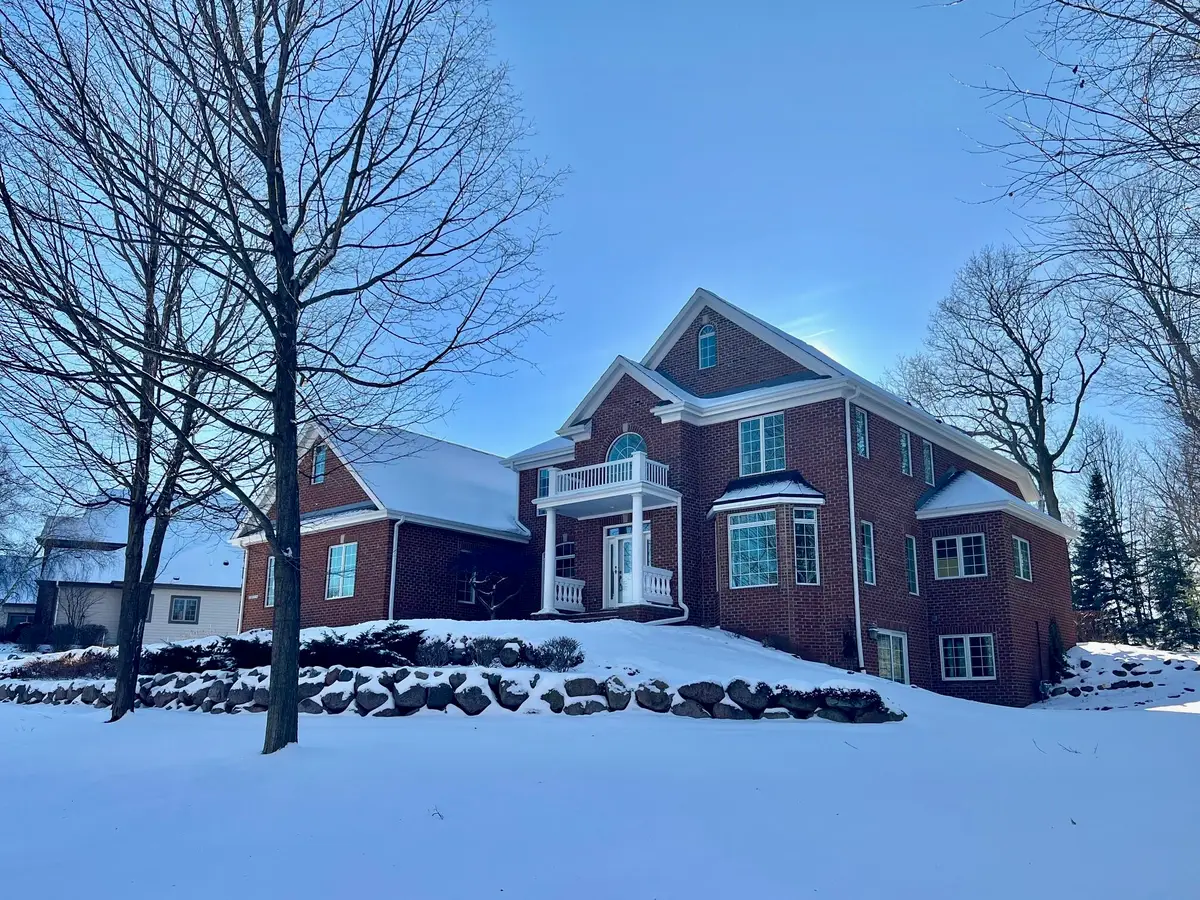 S76W25745 Prairieside Dr, Vernon, WI 53189 - Image #1