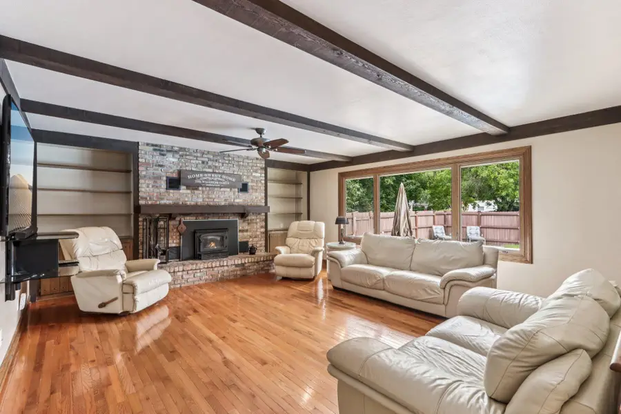 503 S Comanche Ln, Waukesha, WI 53188 - Image #3