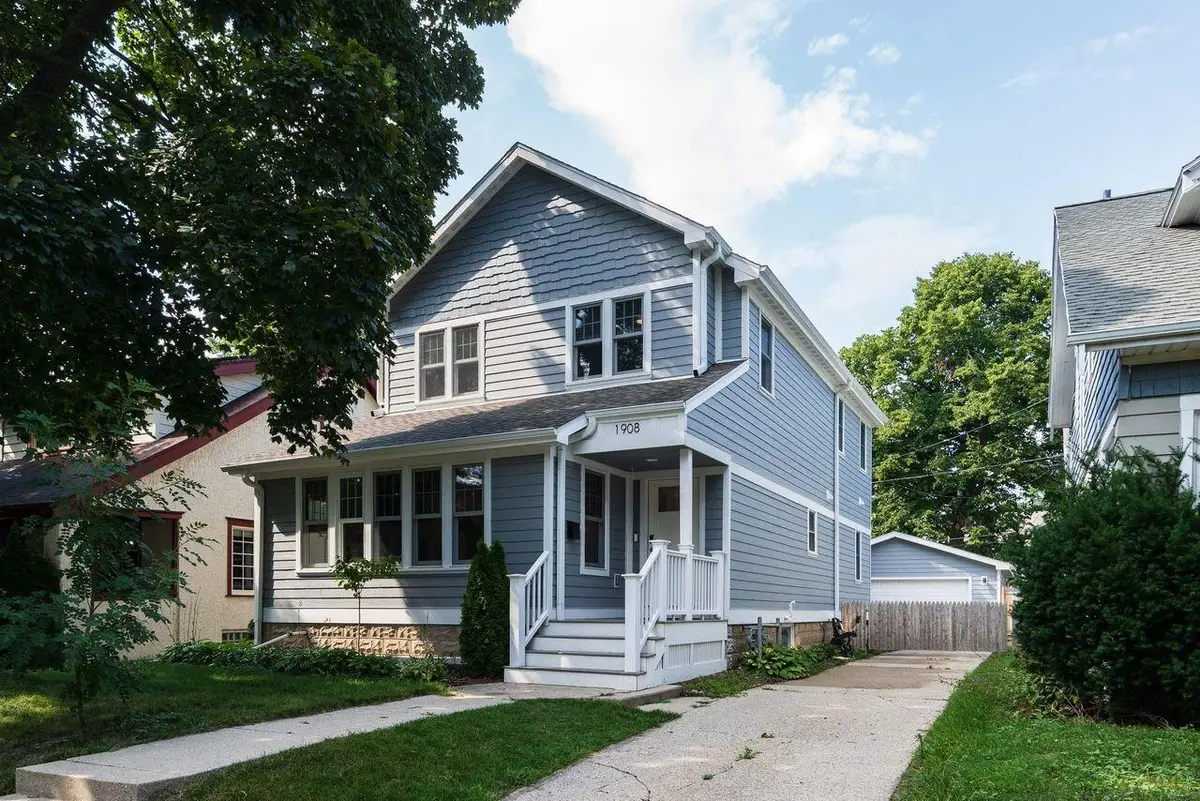 1908 E Elmdale Ct, Shorewood, WI 53211 - Image #1