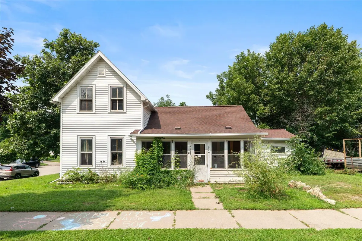 222 W Decker St, Viroqua, WI 54665 - Image #1