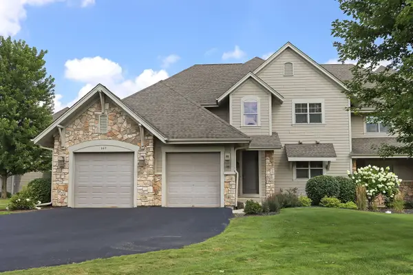 663 Greenview Cir, Geneva, WI 53147