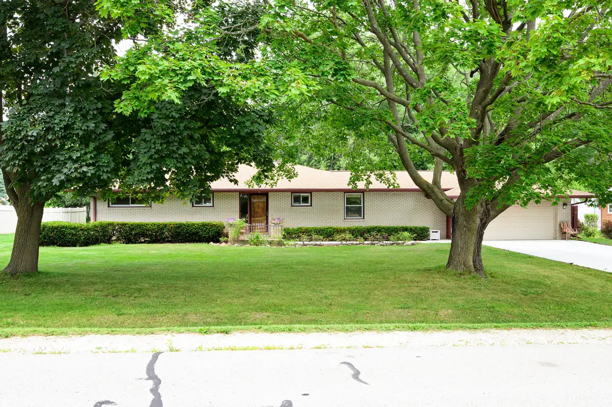 5402 Cynthia Ln, Mount Pleasant, WI 53406 - Image #1