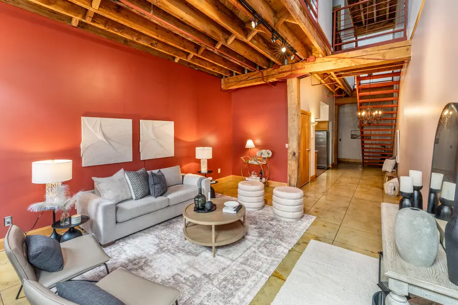 904 E Pearson St, Milwaukee, WI 53202 - Image #3