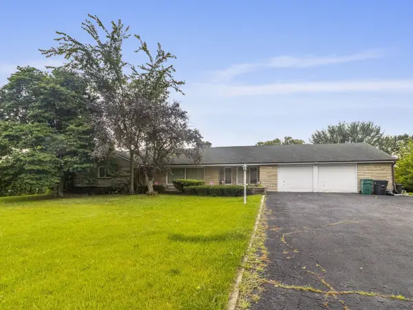 N69W15889 Eileen Ave, Menomonee Falls, WI 53051