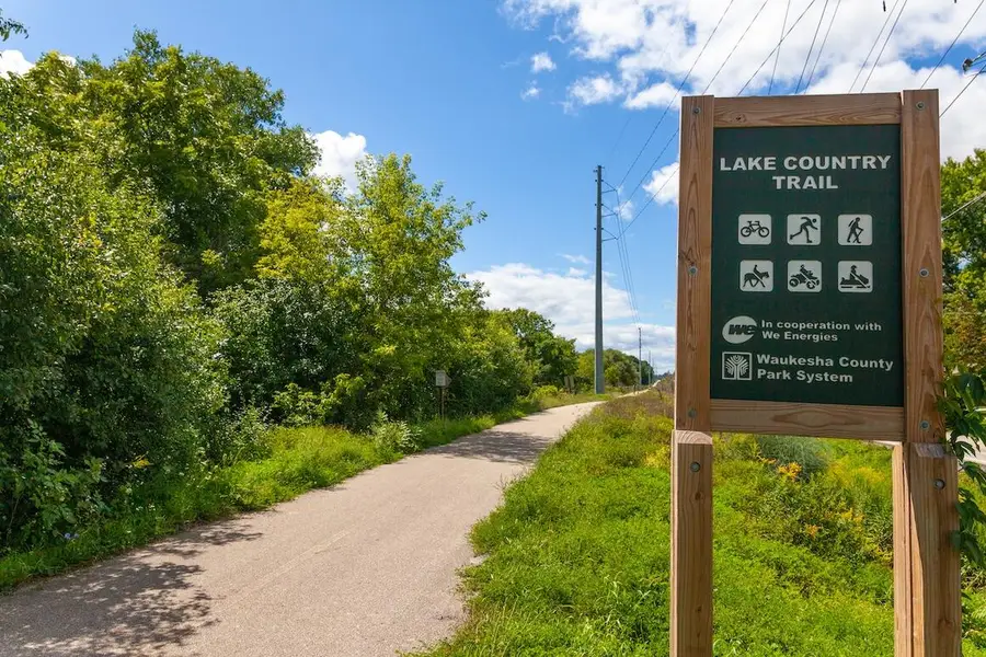 N20W28282 Oakton Rd, Delafield Town, WI 53072 - Image #3