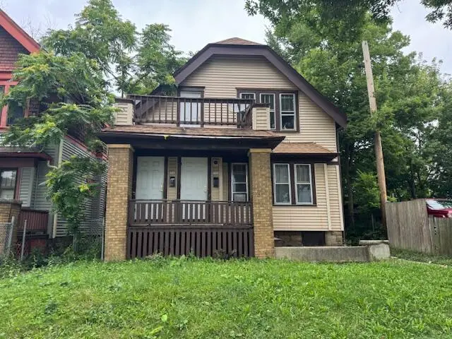 3716 W Roberts St, Milwaukee, WI 53208 - Image #1