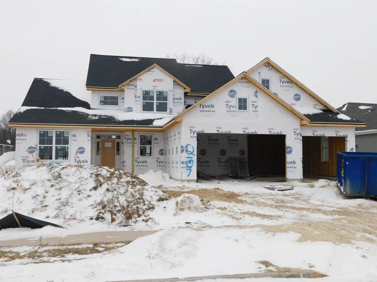 237 Mulberry Ln, Grafton, WI 53024 - Image #1