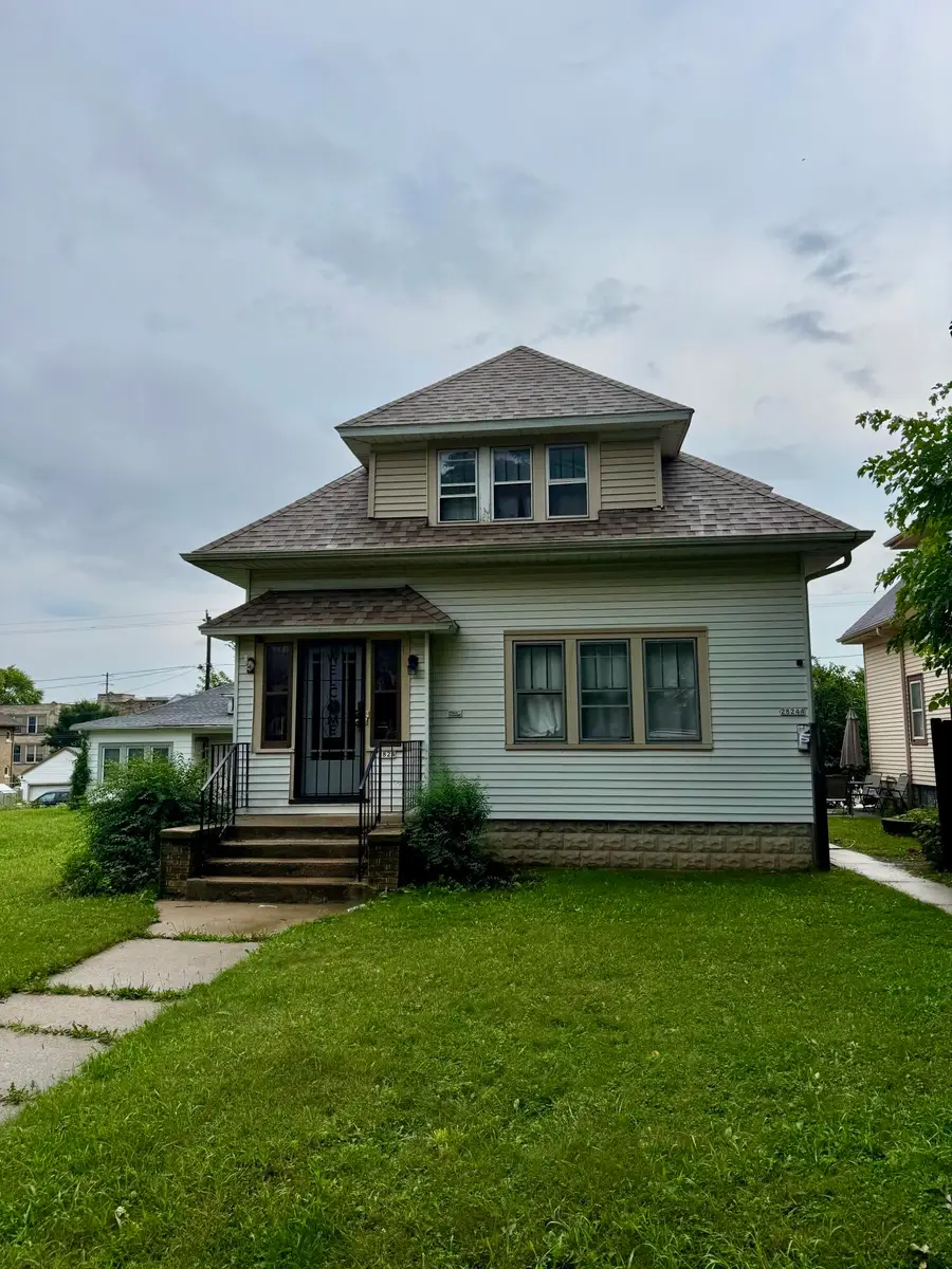 2824 N 54th St, Milwaukee, WI 53210 - Image #2