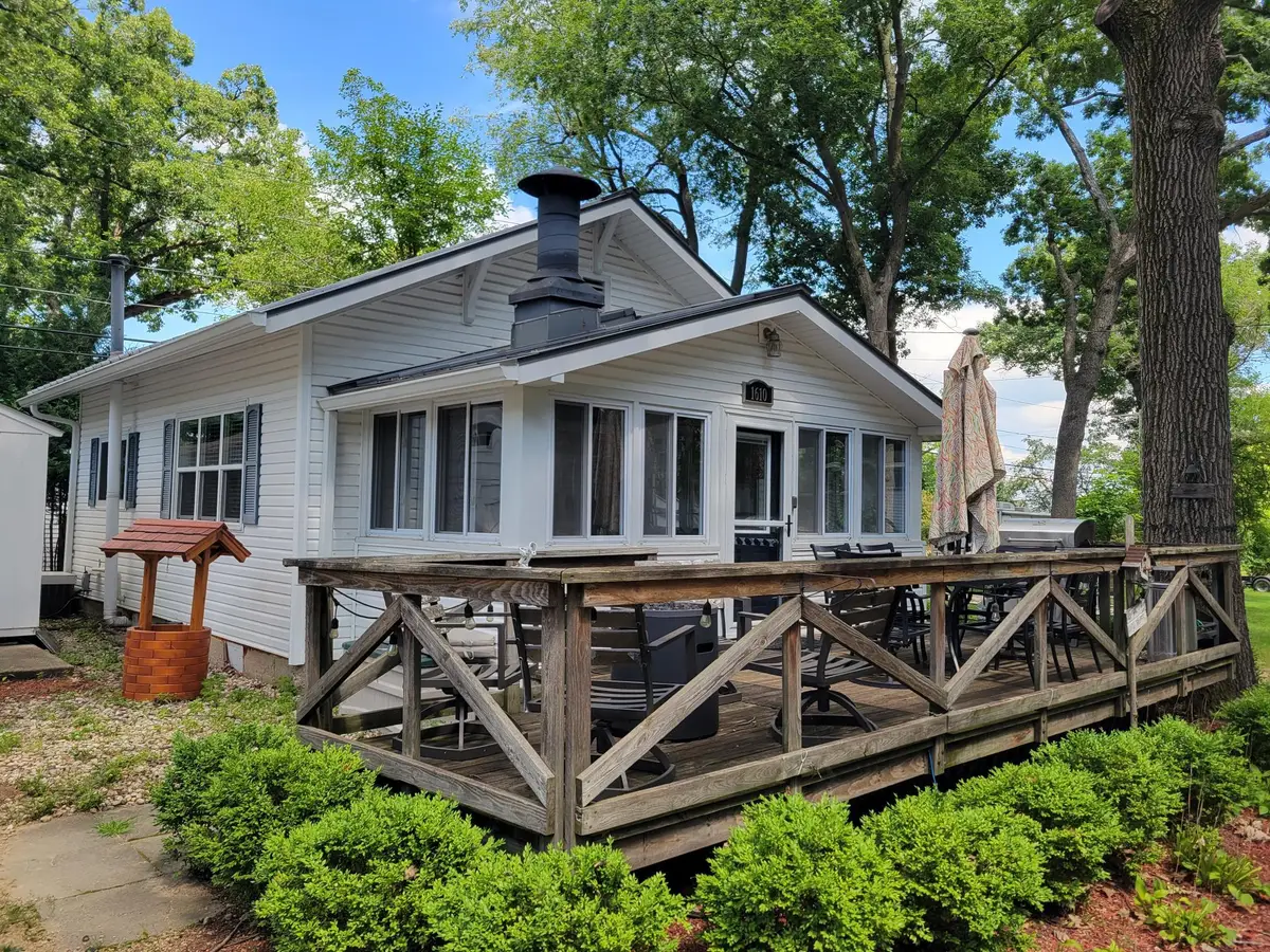 1610 Jackson Park Dr, Delavan, WI 53115 - Image #1