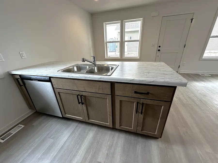 1053 Fairway Ct, Sheboygan Falls, WI 53085 - Image #3