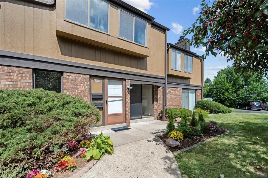 8678 N Servite Dr, Milwaukee, WI 53223 - Image #2