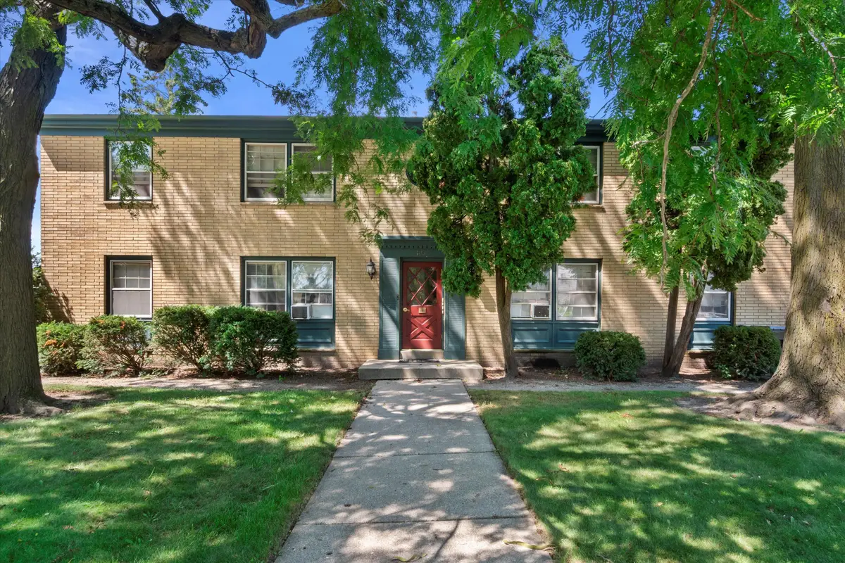 4032 Marquette Dr, Racine, WI 53402 - Image #1