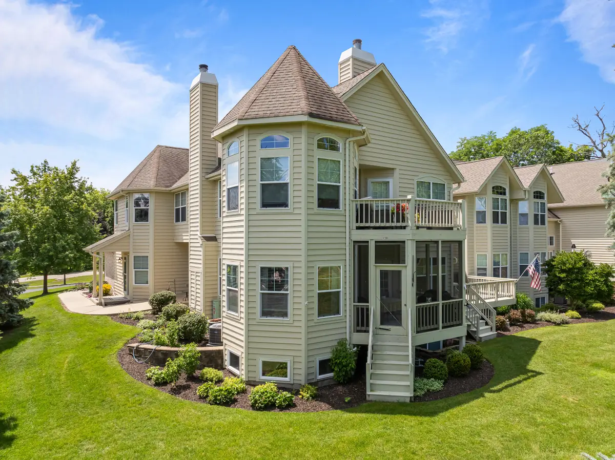 1018 Terrace Ct, Geneva, WI 53147 - Image #1