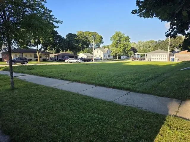 9727 W Ohio Ave, Milwaukee, WI 53227 - Image #3