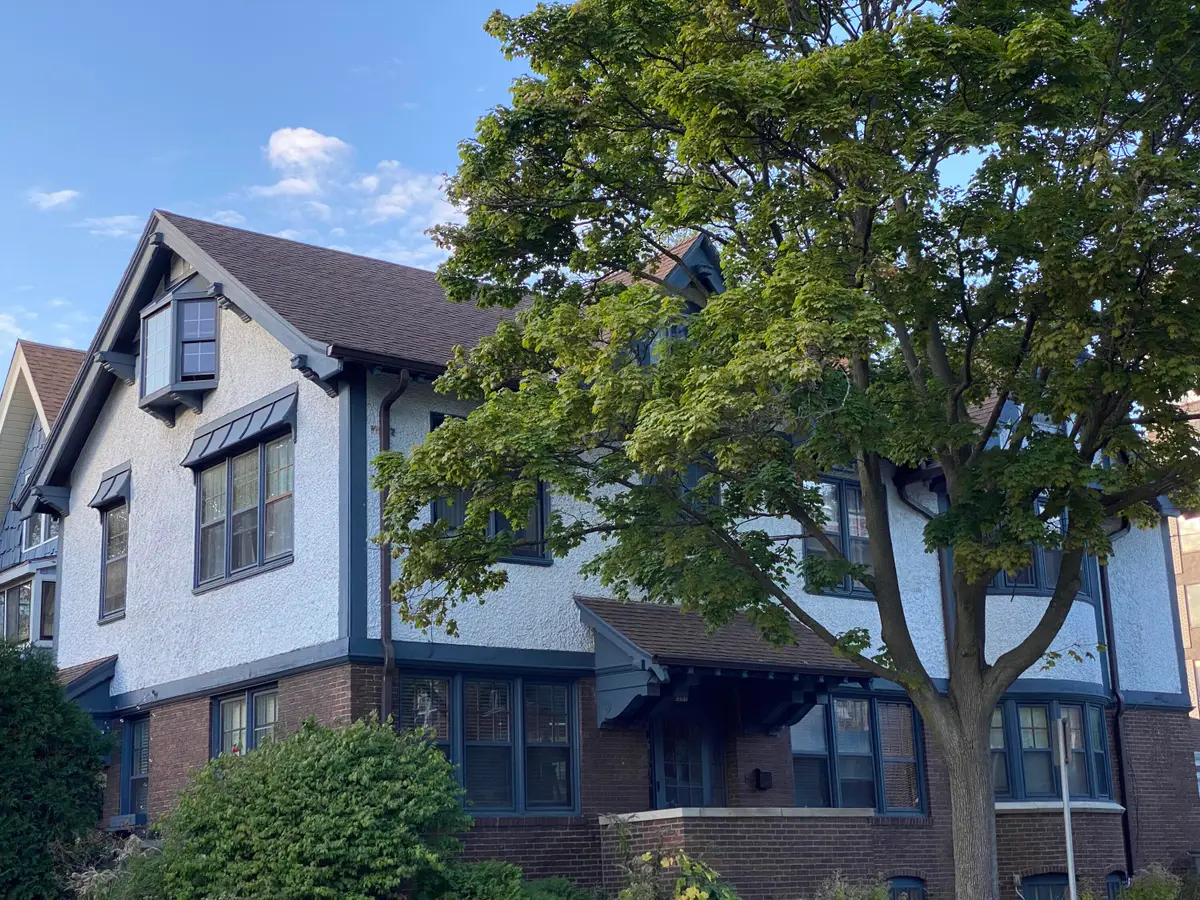 2036 E Kenilworth Pl, Milwaukee, WI 53202 - Image #1