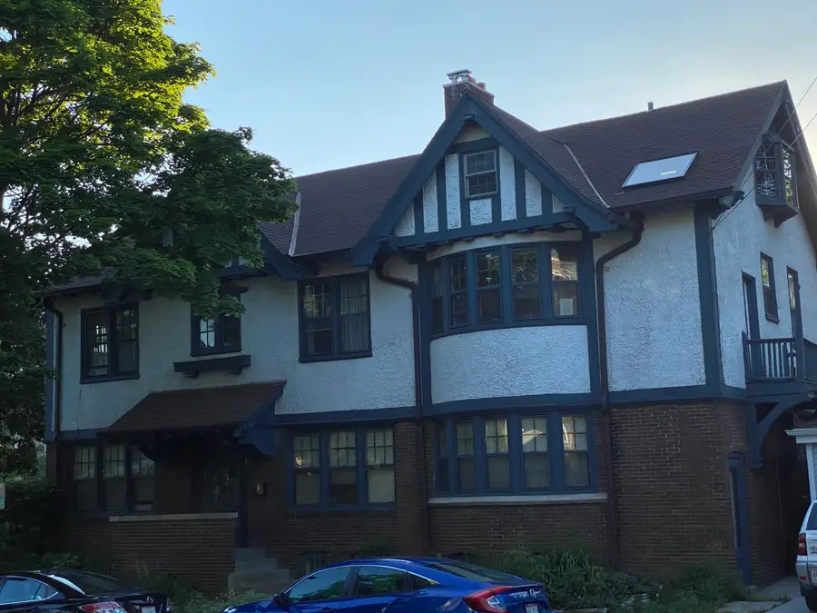 2036 E Kenilworth Pl, Milwaukee, WI 53202 - Image #2