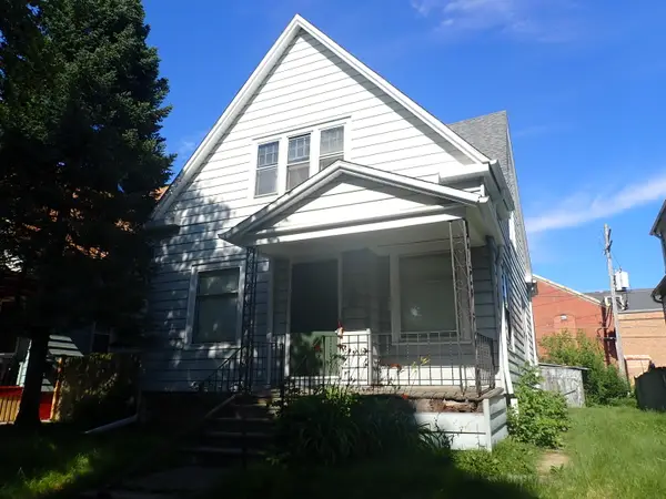 3026 N Pierce St, Milwaukee, WI 53212