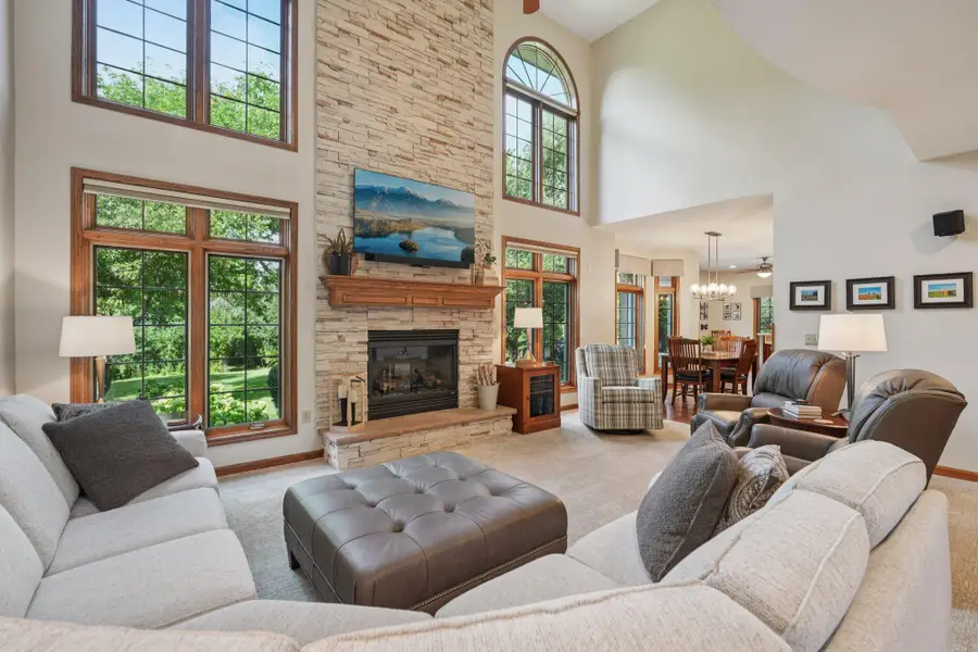 5408 Oldfield Dr, Caledonia, WI 53108 - Image #2