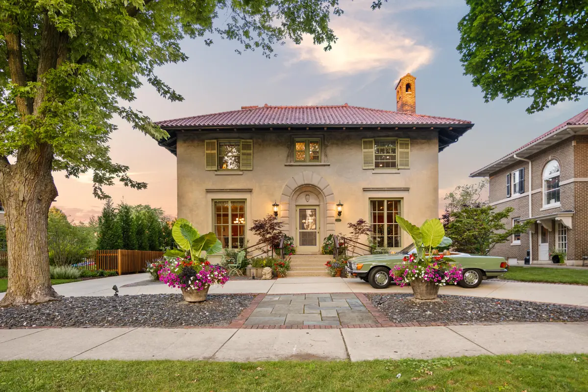 3432 N Shepard Ave, Milwaukee, WI 53211 - #1