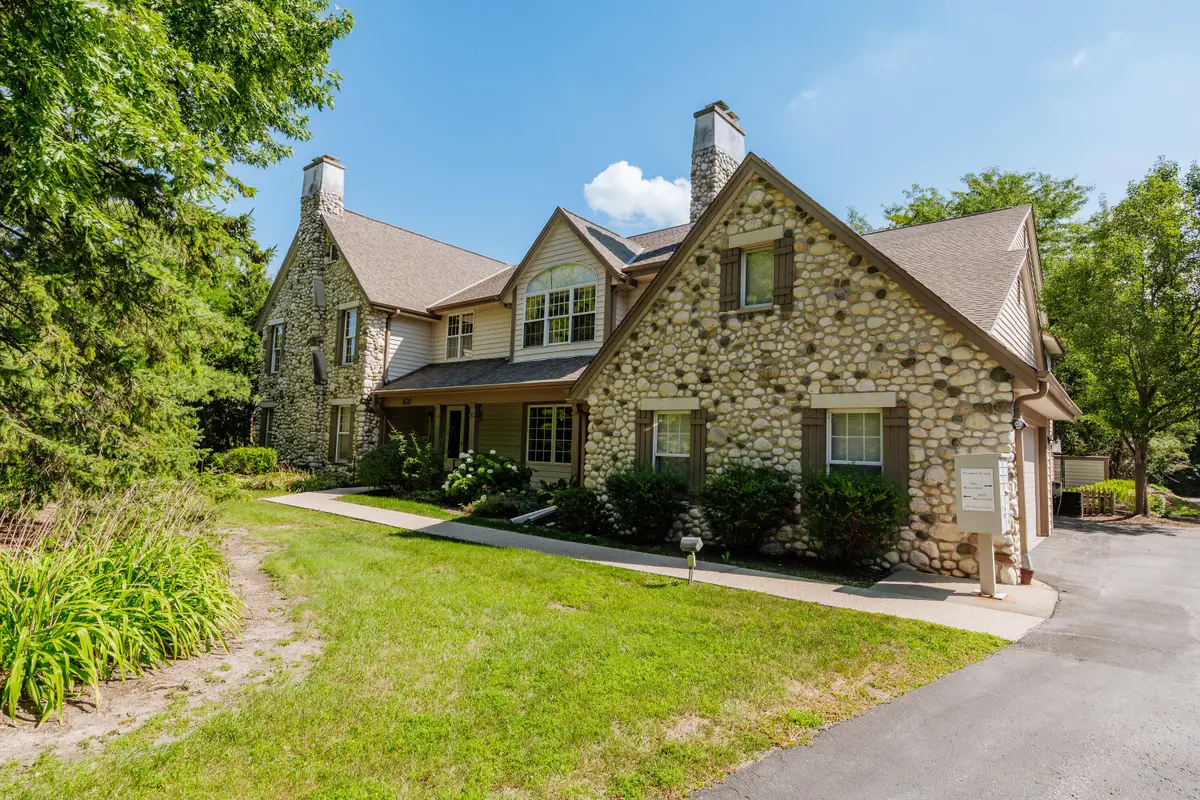 820 Pilgrim Pkwy, Elm Grove, WI 53122 - Image #1