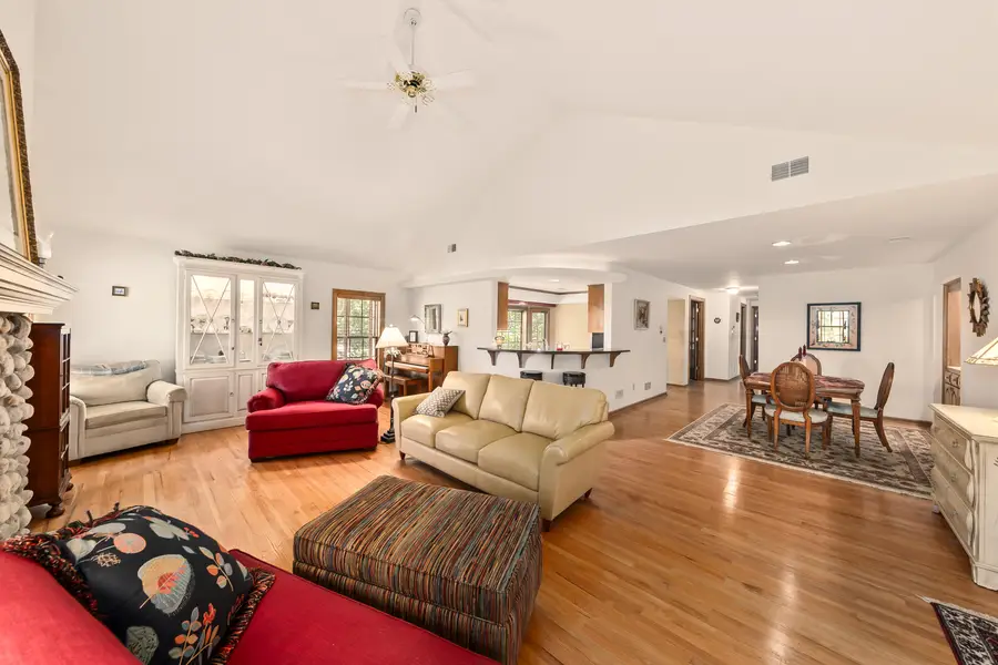 820 Pilgrim Pkwy, Elm Grove, WI 53122 - Image #3