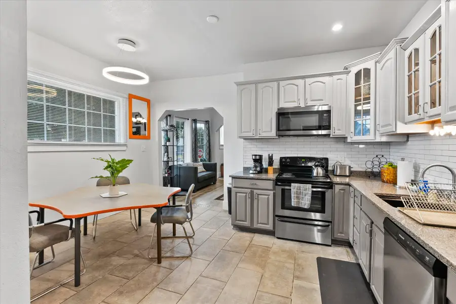 600 W Garfield Ave, Milwaukee, WI 53212 - Image #3