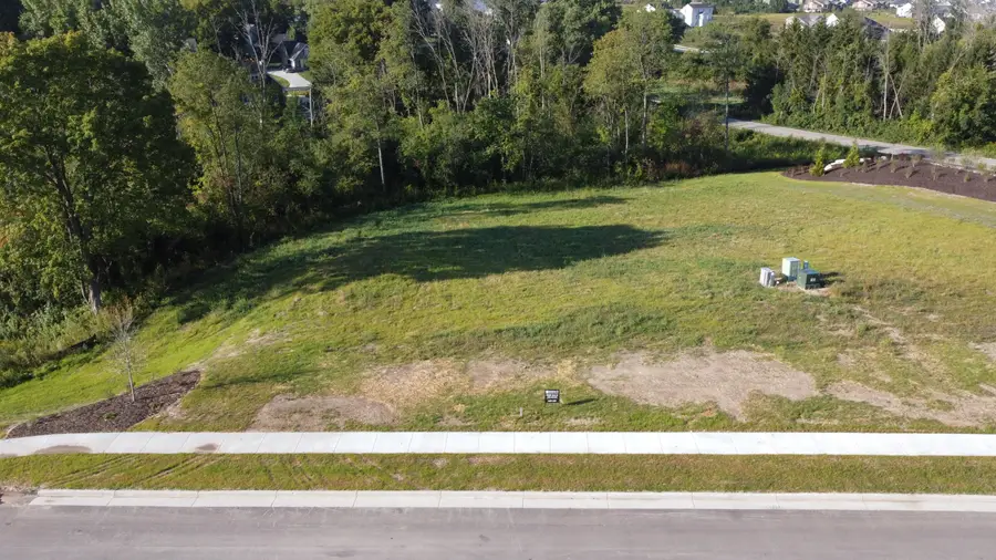 N51W19119 Quietwood Dr, Menomonee Falls, WI 53051 - Image #3