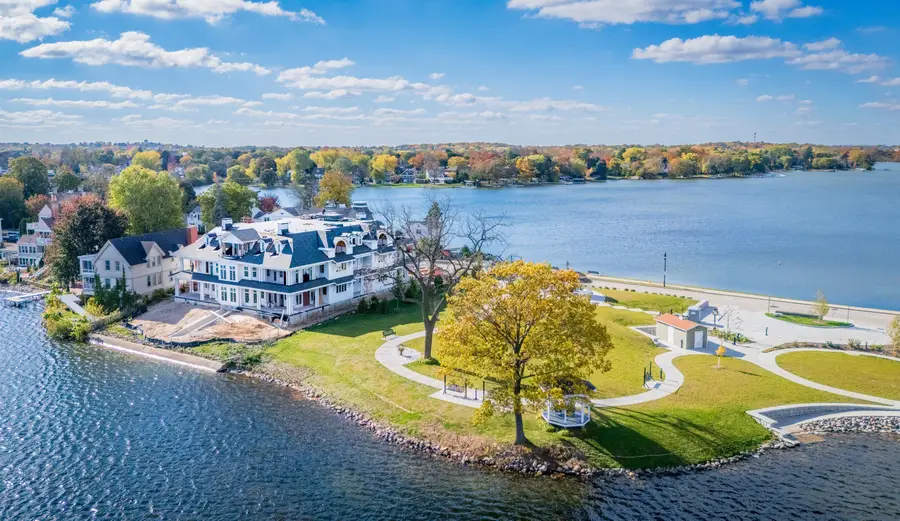 503 N Lake Rd, Oconomowoc, WI 53066 - Image #2