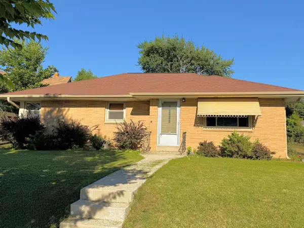 2818 S 72nd St, West Allis, WI 53219