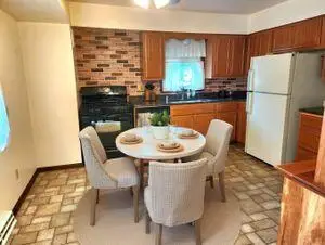 1462 W Granada St, Milwaukee, WI 53221 - Image #2