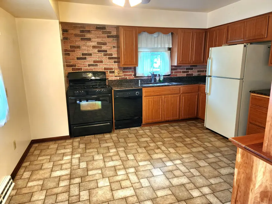 1462 W Granada St, Milwaukee, WI 53221 - Image #3
