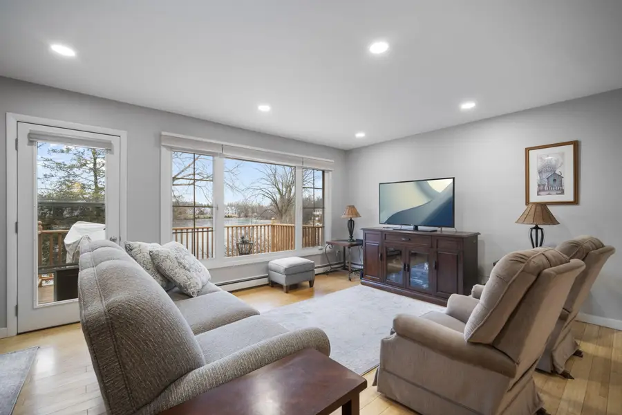 612 Laurel Lake Rd, Thiensville, WI 53092 - Image #2