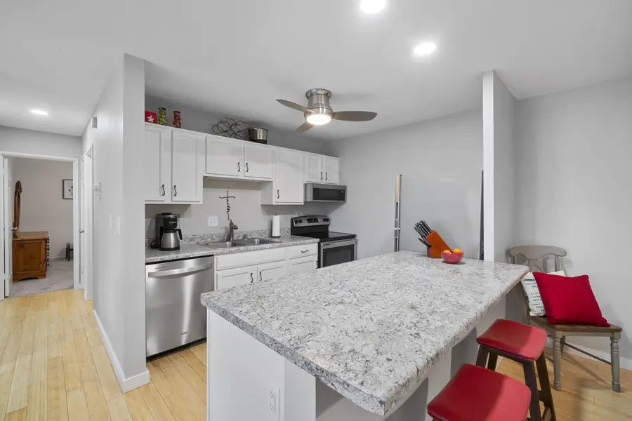 612 Laurel Lake Rd, Thiensville, WI 53092 - Image #3