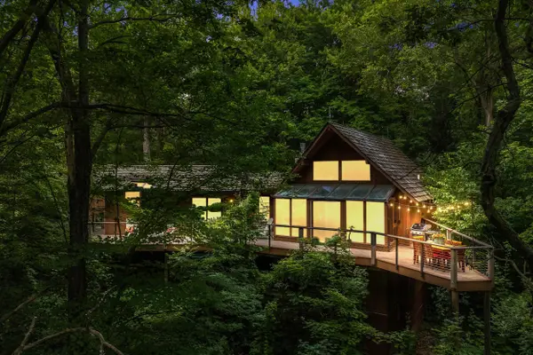 N6692 Upper Shorewood Hills Rd, Lake Mills, WI 53551