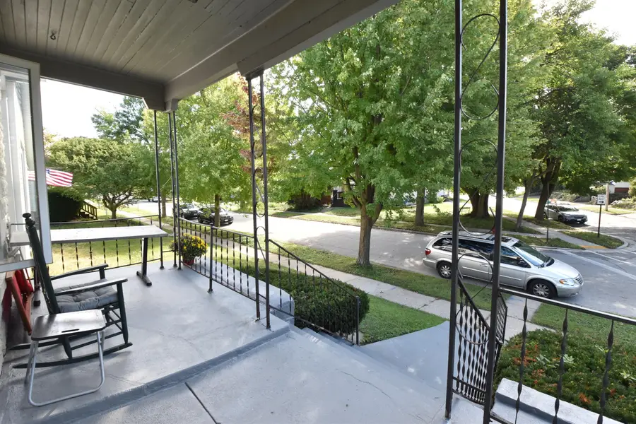 2218 E Eden Pl, Saint Francis, WI 53235 - Image #3