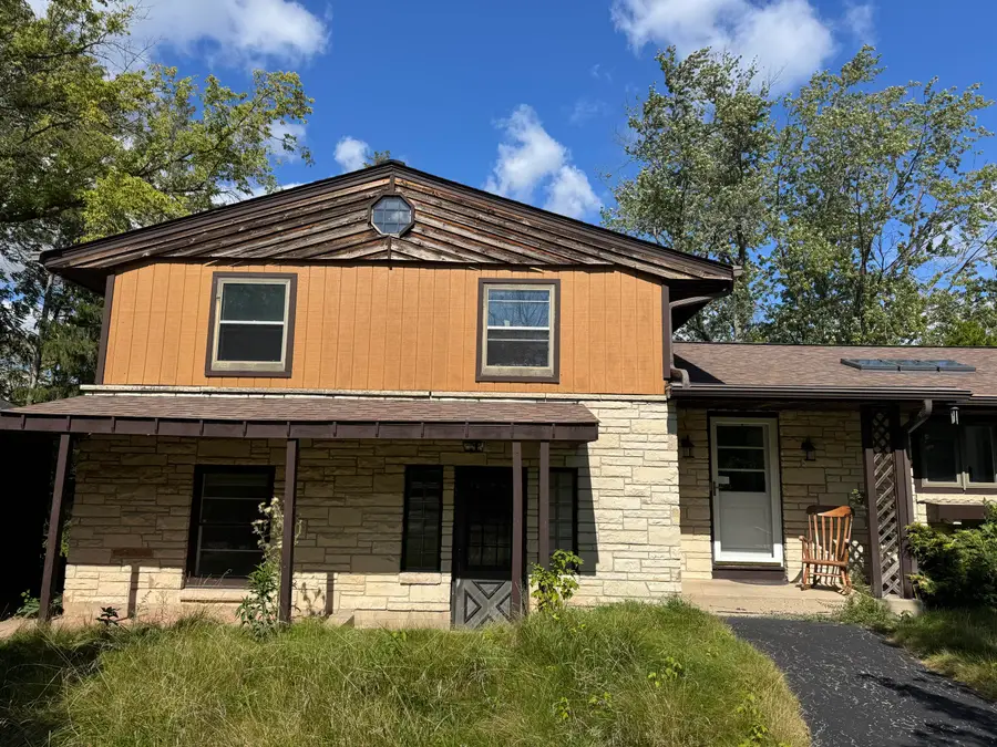 114 W Mequon Rd, Mequon, WI 53092 - Image #2