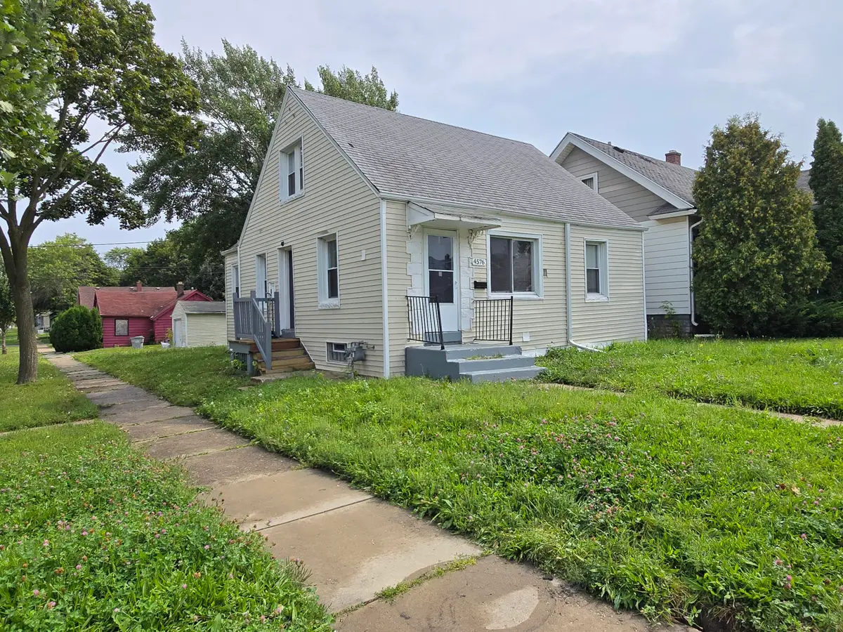 4576 N 30th St, Milwaukee, WI 53209 - Image #1