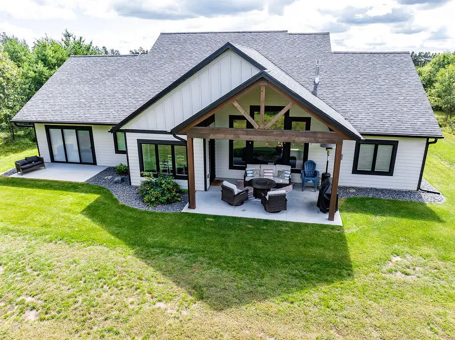 W5730 Waterstone Ln, Germantown, WI 53950 - Image #3