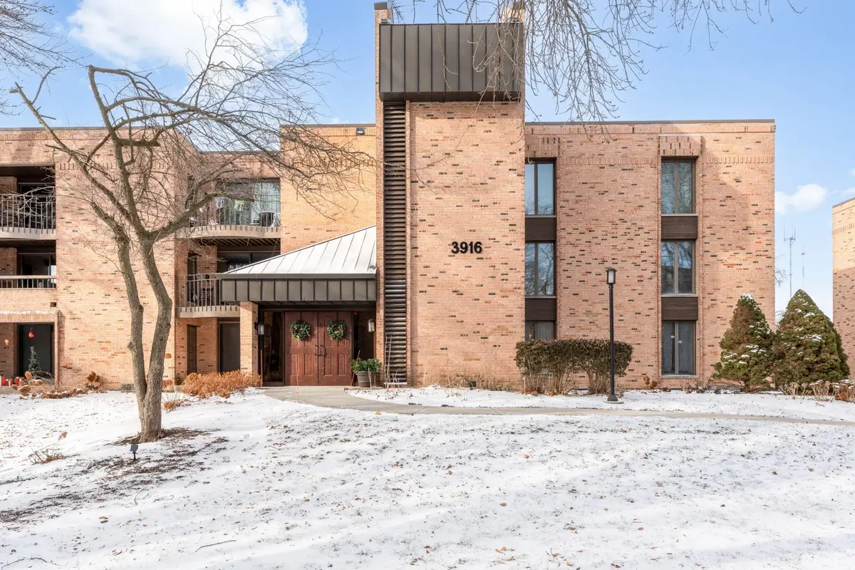 3916 N Oakland Ave, Shorewood, WI 53211 - Image #1