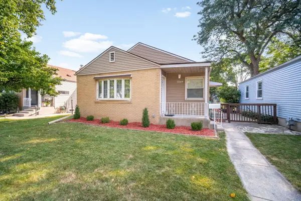 5564 N Mohawk Ave, Glendale, WI 53217