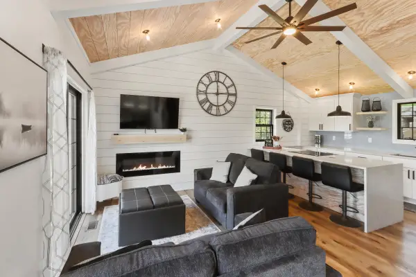 W2186 Wilmers Grove Rd, East Troy, WI 53120