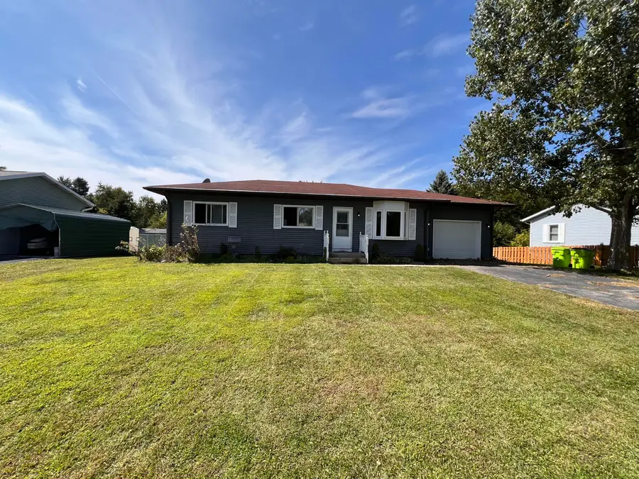 197 Ballard St, Sharon, WI 53585 - Image #2