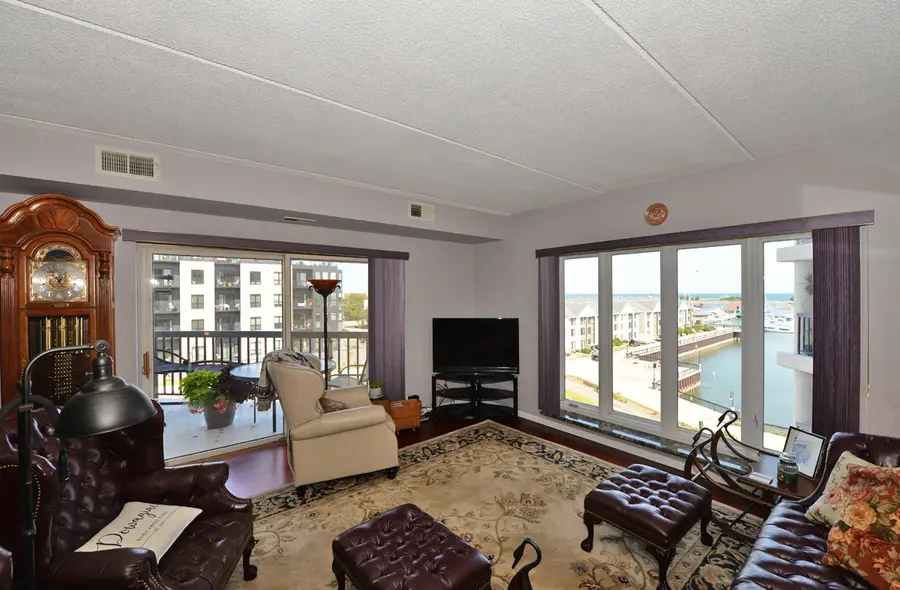 333 Lake Ave, Racine, WI 53403 - Image #2