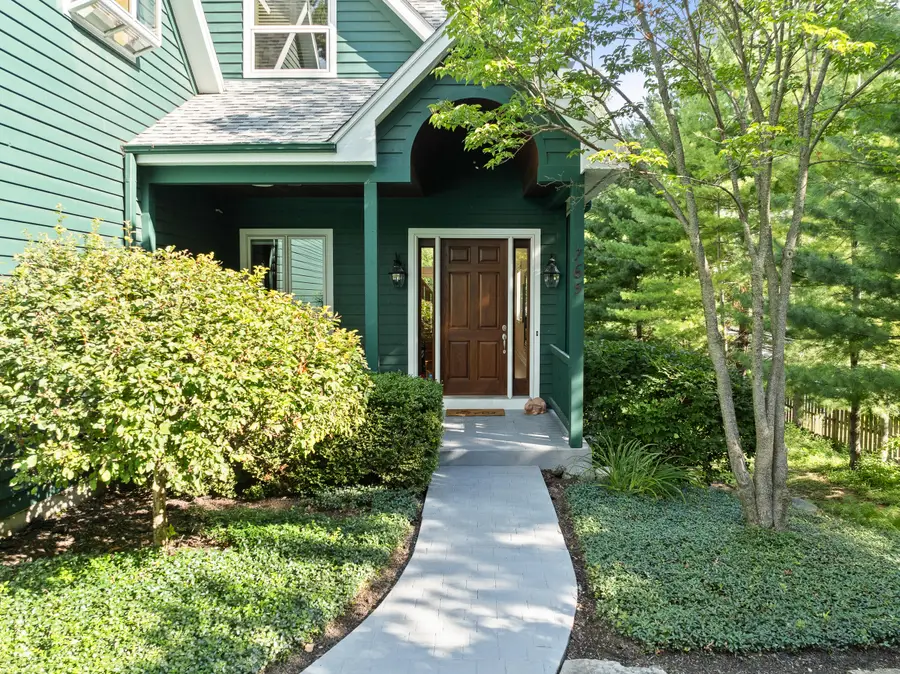 765 Brickley Ct, Fontana, WI 53125 - Image #3