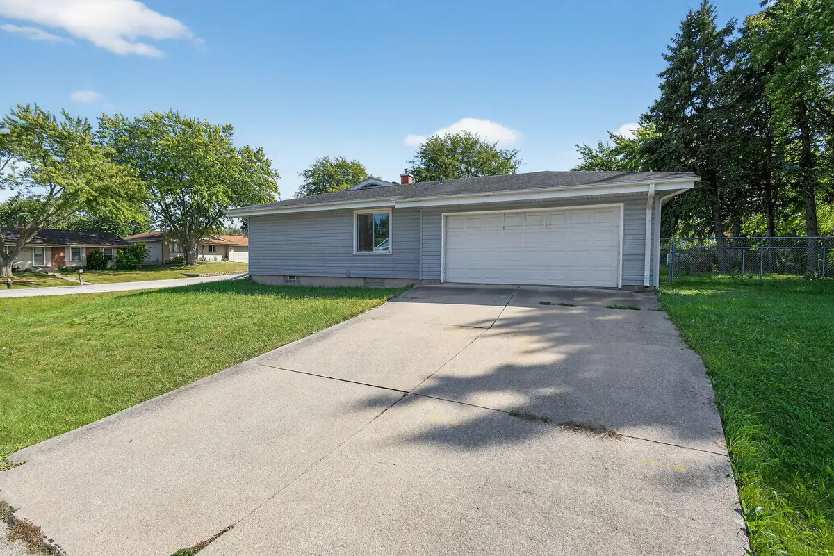 3600 Sovereign Dr, Racine, WI 53406 - Image #1