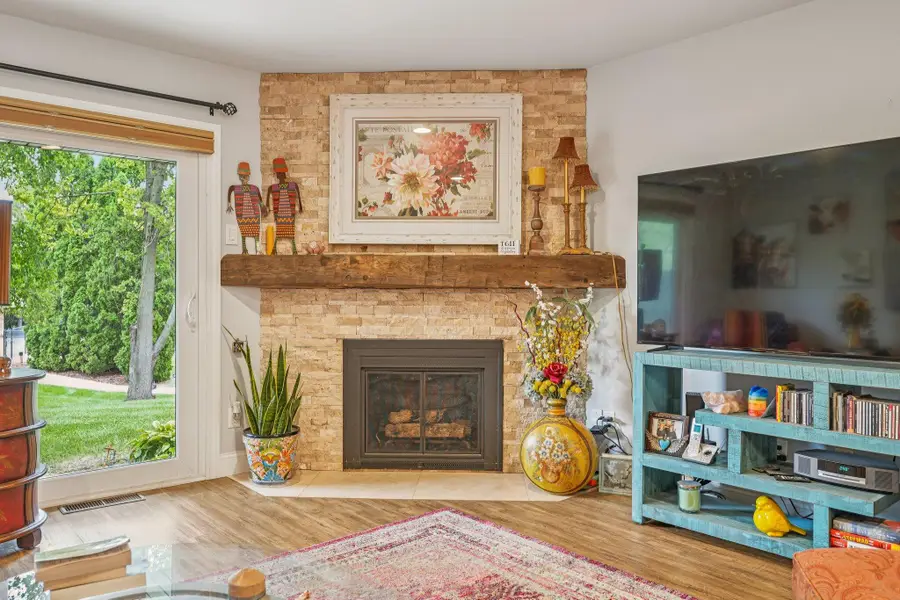 11024 N Redwood Tree Ct, Mequon, WI 53092 - Image #3