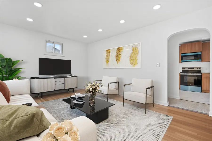 4561 S Kansas Ave, Saint Francis, WI 53235 - Image #2