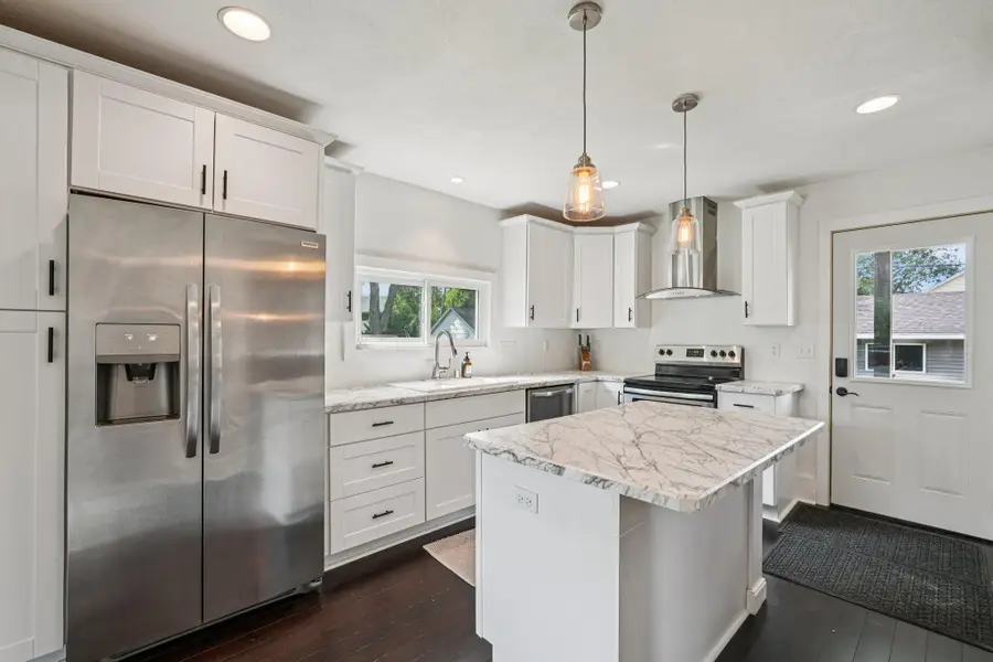 402 W 3rd St, Oconomowoc, WI 53066 - Image #2