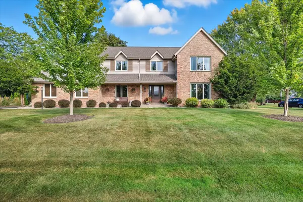 4253 Lake Meadow Dr, Wind Point, WI 53402